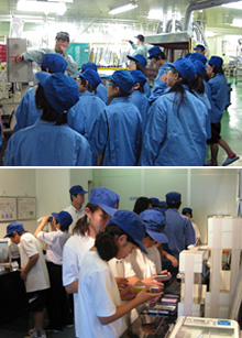 Local Junior High School Students Visiting Yokkaichi Factory